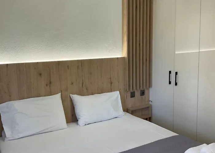 度假居 Marinas House 2 尼基季